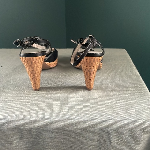 Ann Taylor Loft Black and wicker Tan Heels with Peep-Toe Design basket heal - Picture 4 of 11